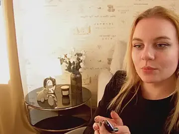 Stripchat Sex Cam of Glow_Margo
