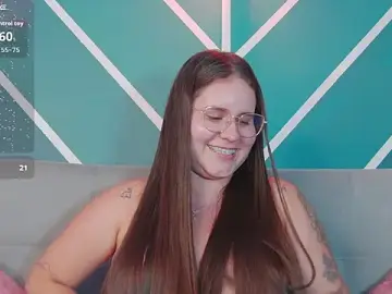 Stripchat Live Sex Cam of Lia_Avalon