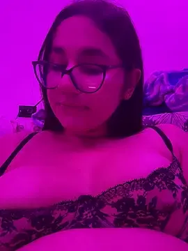 Stripchat Live Sex Cam of liadakota_