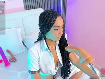 Stripchat Best live sex cam show of Clawdeen__wolf
