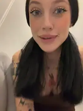 Stripchat Live Sex Cam of Melissa_crazy