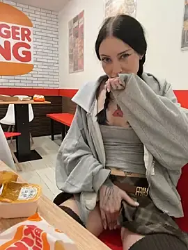 Stripchat Sex Cam of Melissa_crazy