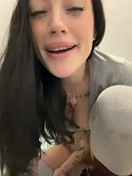 Stripchat Free Live Porn of Melissa_crazy