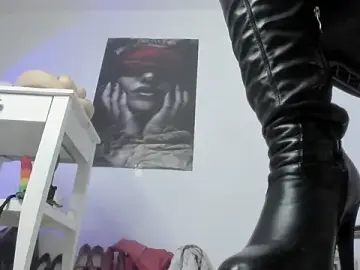 Stripchat Adult Webcam of Sarah_Mistress_