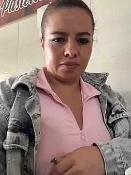 Stripchat Watch Live Sex Cams of Ariana-07