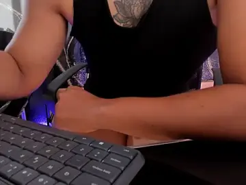 Stripchat Live Sex of cristal_crossfitx