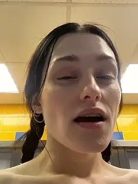 Stripchat Sex Cam of Mia_Mia_M