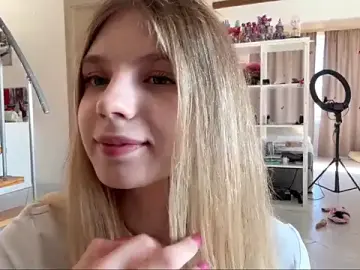 Stripchat Sex Cam of FruityXo