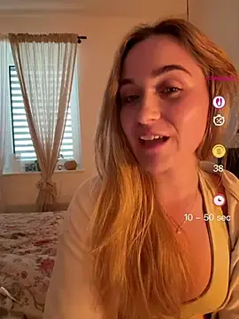 Stripchat Live Sex Cam of LillyStarr
