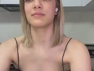 Stripchat Nude Webcam of Carolini_i