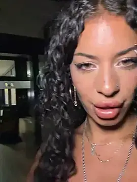 Stripchat Live Porn of AlyssaHottv_