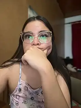 Stripchat Adult Webcam of CamilaSofiia