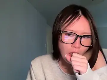 Stripchat Live Sex Cam of luvvivii