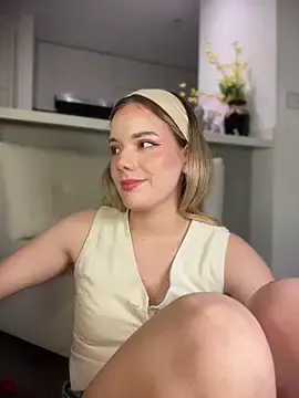 Stripchat Adult Webcam of NicoleCut