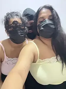Stripchat Live Sex Cam of Savi-SL