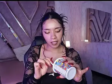 Stripchat Free Porn Cam of redd_pandaa