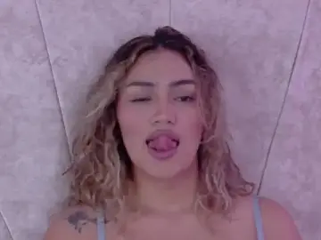 Stripchat Live Sex Cam of Maddy_Beluci