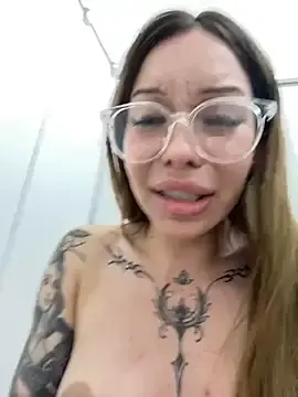 Stripchat Free Porn Cam of babydolll