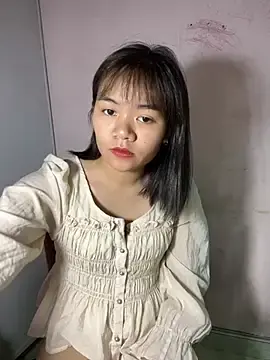Stripchat Live Sex Cam of Ari_baby9