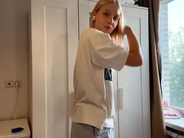 Stripchat Live Sex Cam of KerryKausch