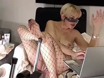 Stripchat Live Sex Cam of harikaizm