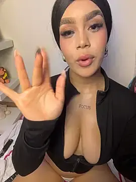 Stripchat Live Sex Cam of Tyra_malkovaa