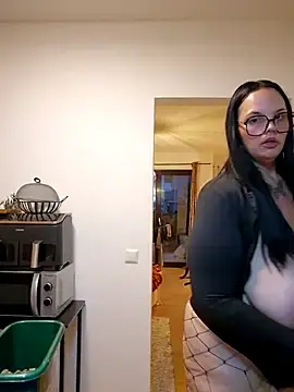 Stripchat Live Sex Cam of JUJUICY-