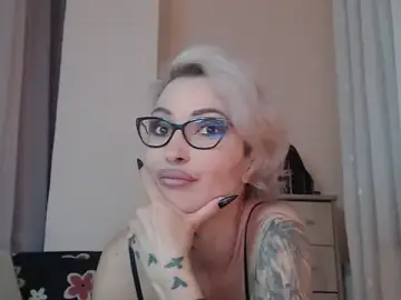 Stripchat Sex Cam of JADAPink___