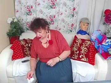 Stripchat Adult Webcam of YourHotGranny