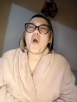 Stripchat Adult Webcam of lualviz