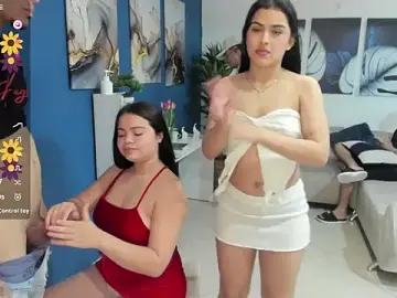 Stripchat Best Webcam of secret-roomies
