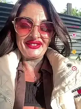 Stripchat Live Porn of Irish_Scarlet_Squirt
