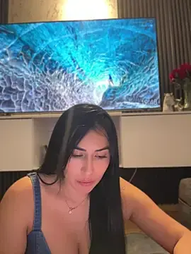 Stripchat Best live sex cam show of areviklusine1