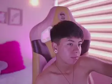 Stripchat Watch Live Sex Cams of tommy_blue