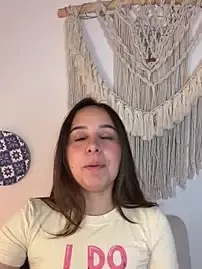 Stripchat Live Sex Cam of Naughty_hanna1