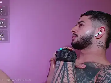 Stripchat Free Live Porn of king_falconer