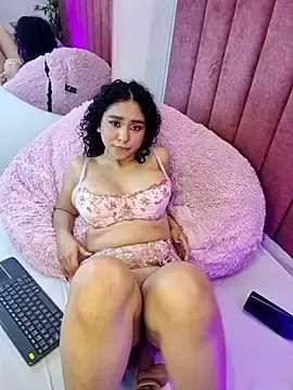 Stripchat Nude Webcam of LiaMontiel_