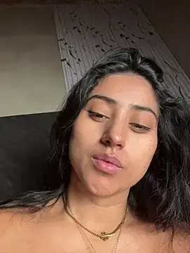 Stripchat Free Live Porn of Valentinne_z