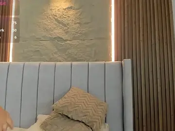 Stripchat Live Sex Cam of MEREDITHBENSON