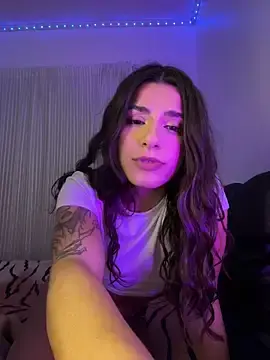 Stripchat Free Live Porn of HelliRosa