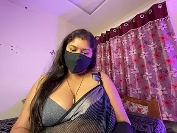 Stripchat Nude Webcam of LouleyRani_