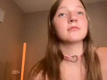 Stripchat Live Porn of Little_Lilia
