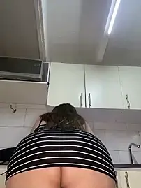 Stripchat Sex Cam of Chloee_Peach
