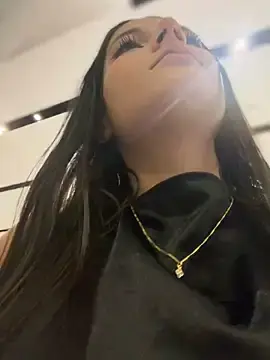 Stripchat Free Live Porn of EmmiiGlow