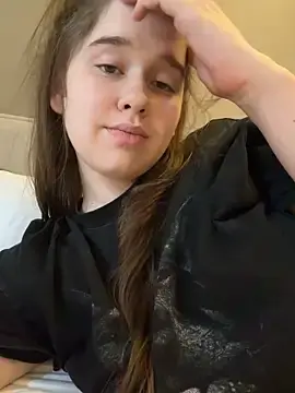 Stripchat Free Live Porn of HornyGirlH