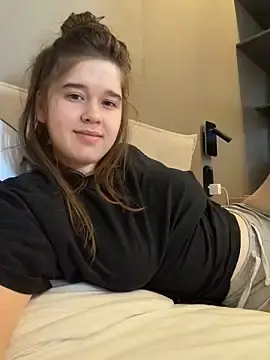 Stripchat Free Live Porn of HornyGirlH