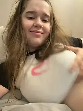 Stripchat Free Porn Cam of HornyGirlH