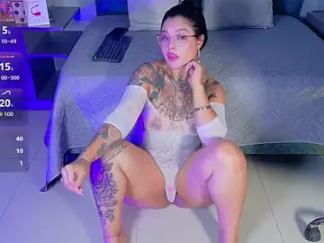 Stripchat Free Live Porn of madyson_fox