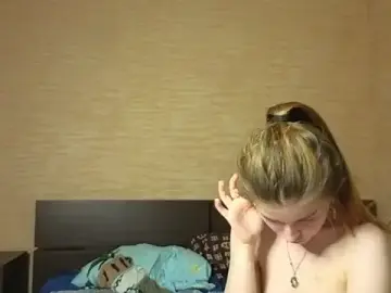 Stripchat Free Porn Cam of EmiliaCouple
