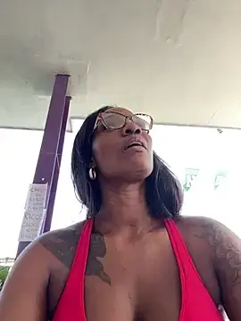 Stripchat Free Porn Cam of Bustykeyla